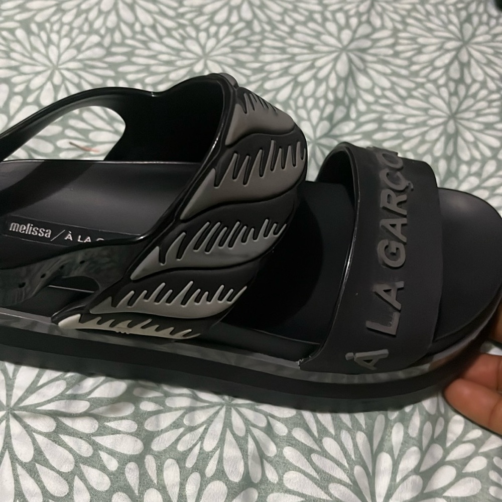 Melissa /À LA GARÇONNE sandal